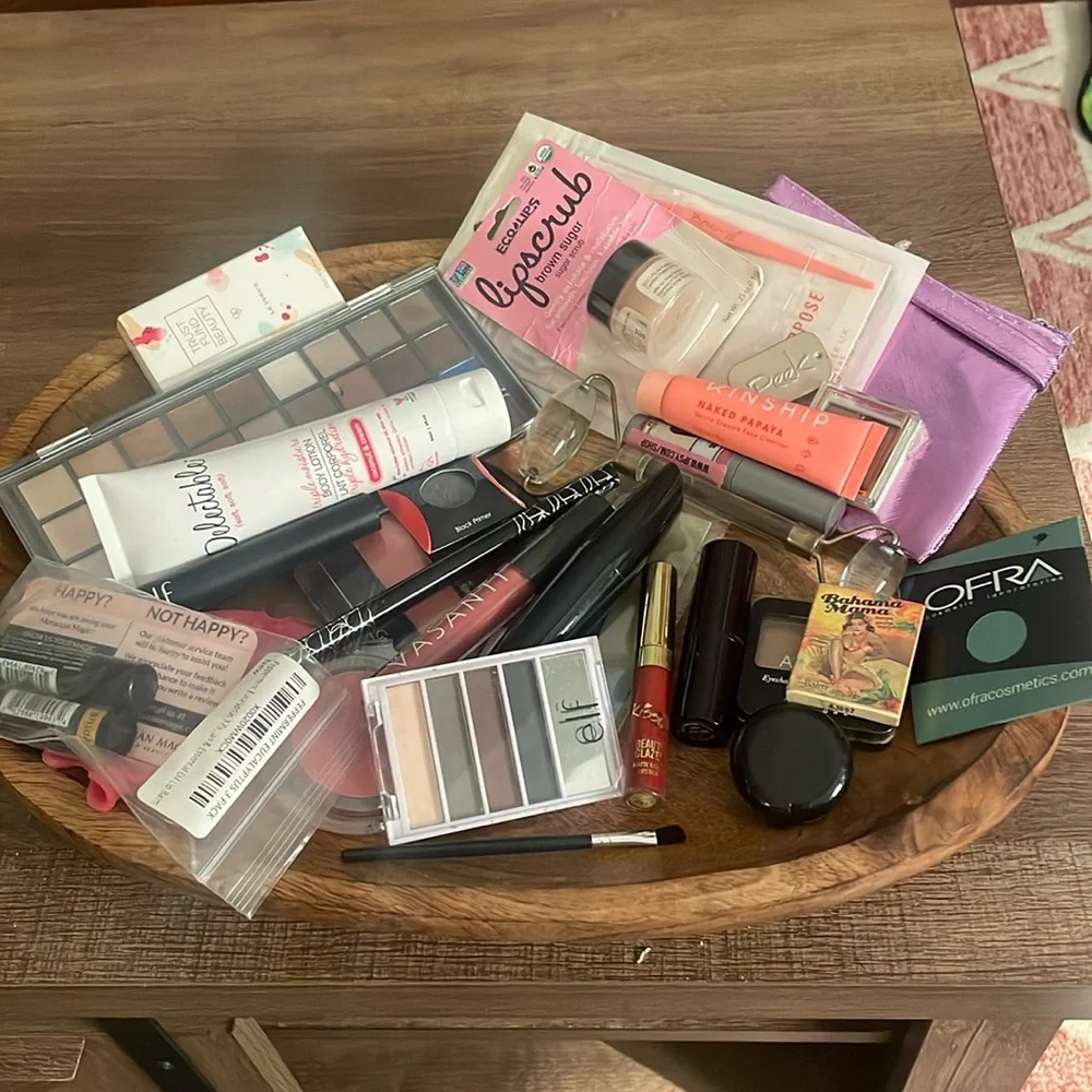 Makeup Cosmetics Beauty Supply Collection OFRA KINSHIP PEEK BAHAMA MAMA Samples
